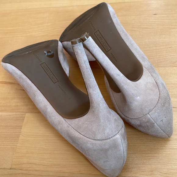 Vince Camuto suede Dorsey heels - Picture 11 of 12
